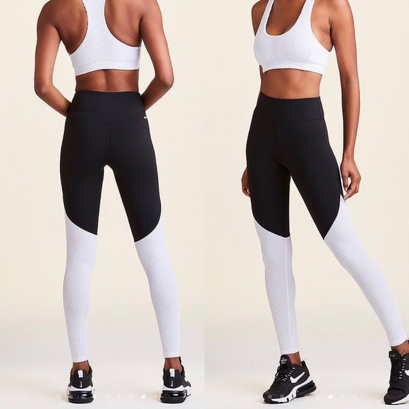 $200 Alala Matching Workout Set: Wavy Tight Leggings & Wavy Bra - Picture 1 of 16